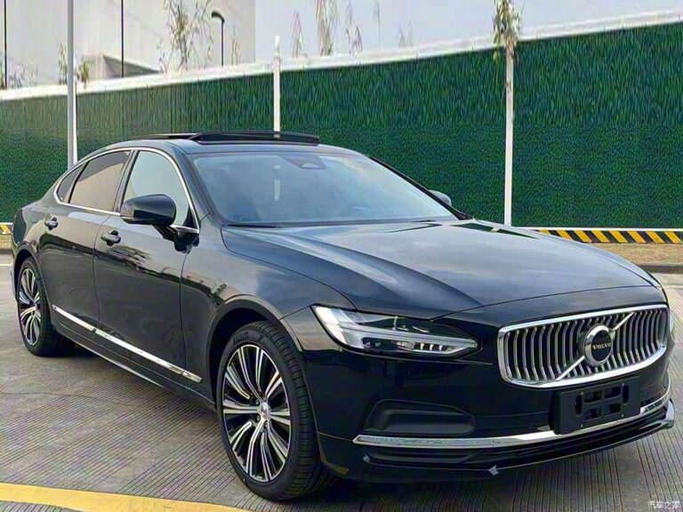 VOLVO EX90