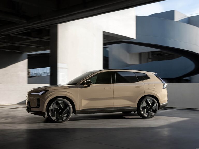 VOLVO XC70 plug-in hybrid